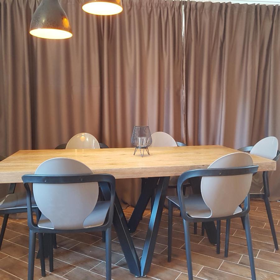 Jardin Kapetanova Kuca Apartment Veli Iz Ngoại thất bức ảnh