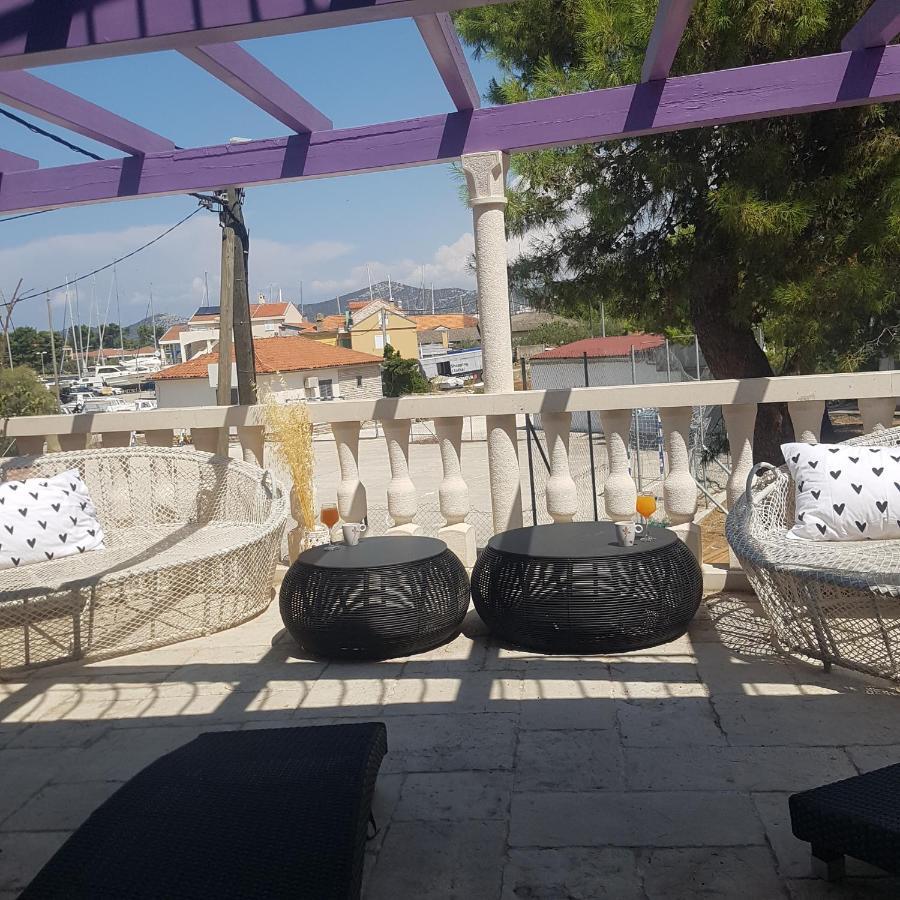 Jardin Kapetanova Kuca Apartment Veli Iz Ngoại thất bức ảnh