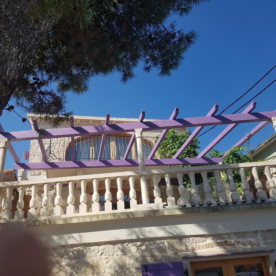 Jardin Kapetanova Kuca Apartment Veli Iz Ngoại thất bức ảnh