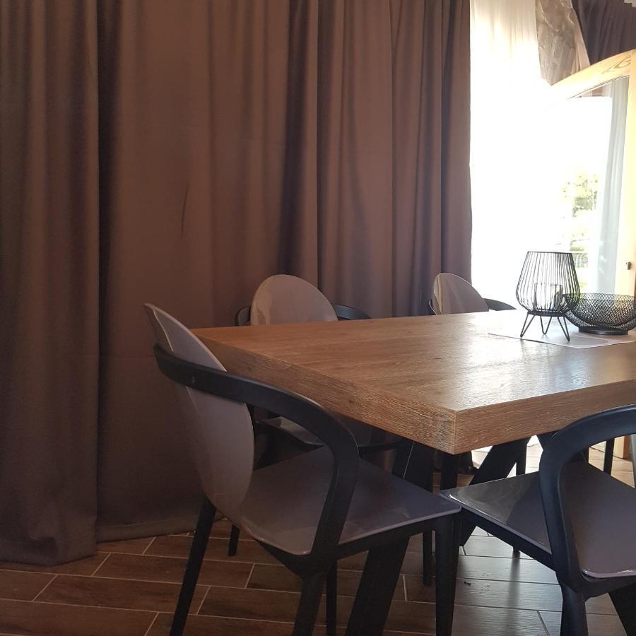 Jardin Kapetanova Kuca Apartment Veli Iz Ngoại thất bức ảnh