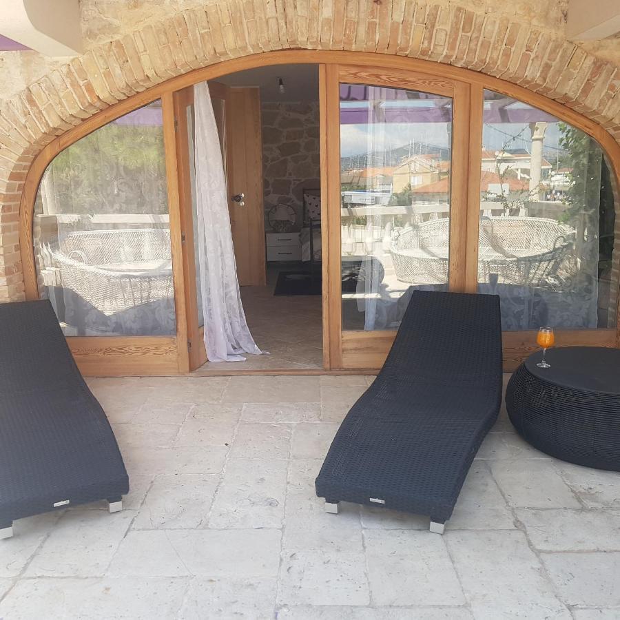 Jardin Kapetanova Kuca Apartment Veli Iz Ngoại thất bức ảnh