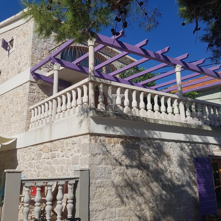 Jardin Kapetanova Kuca Apartment Veli Iz Ngoại thất bức ảnh