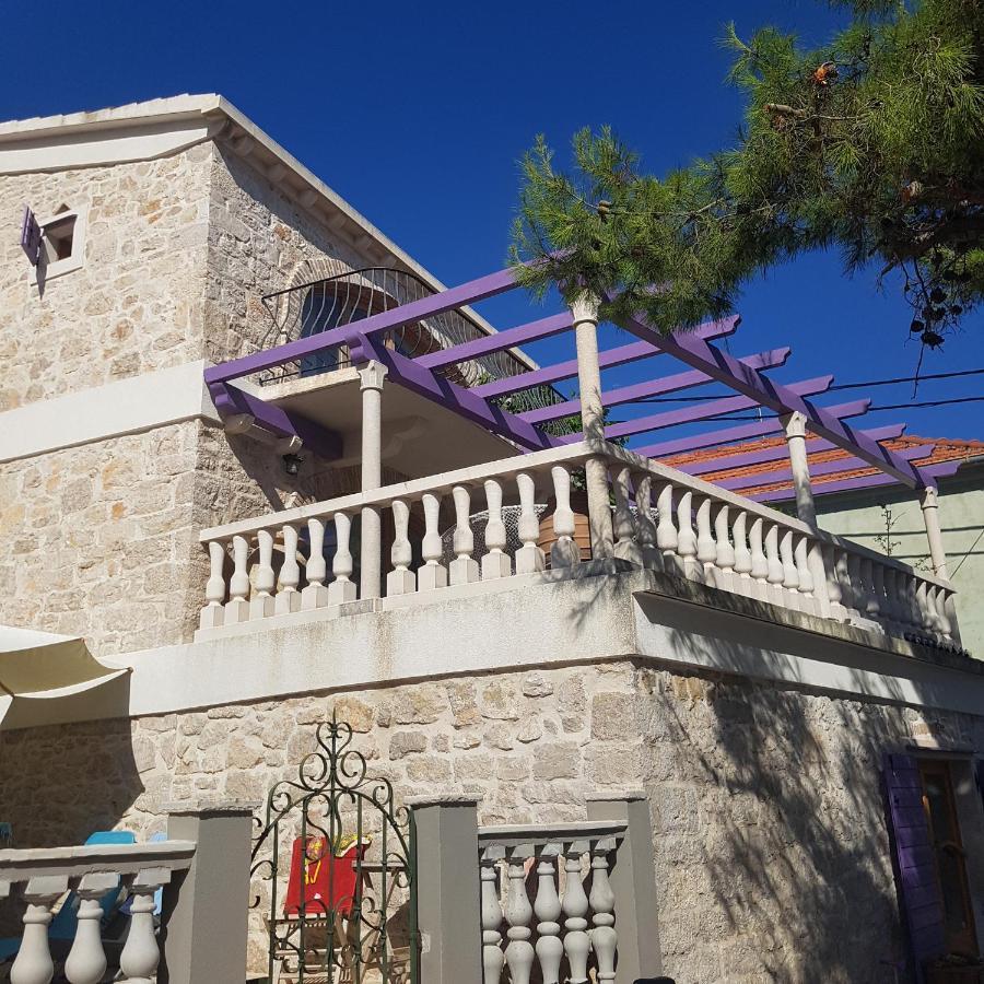 Jardin Kapetanova Kuca Apartment Veli Iz Ngoại thất bức ảnh