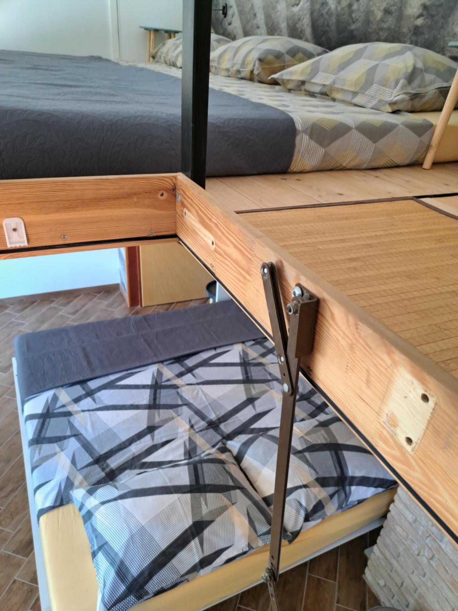 Jardin Kapetanova Kuca Apartment Veli Iz Ngoại thất bức ảnh