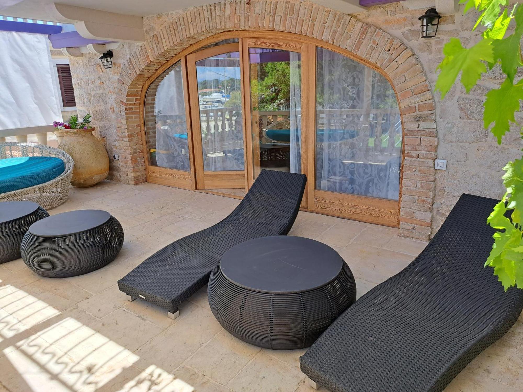 Jardin Kapetanova Kuca Apartment Veli Iz Ngoại thất bức ảnh