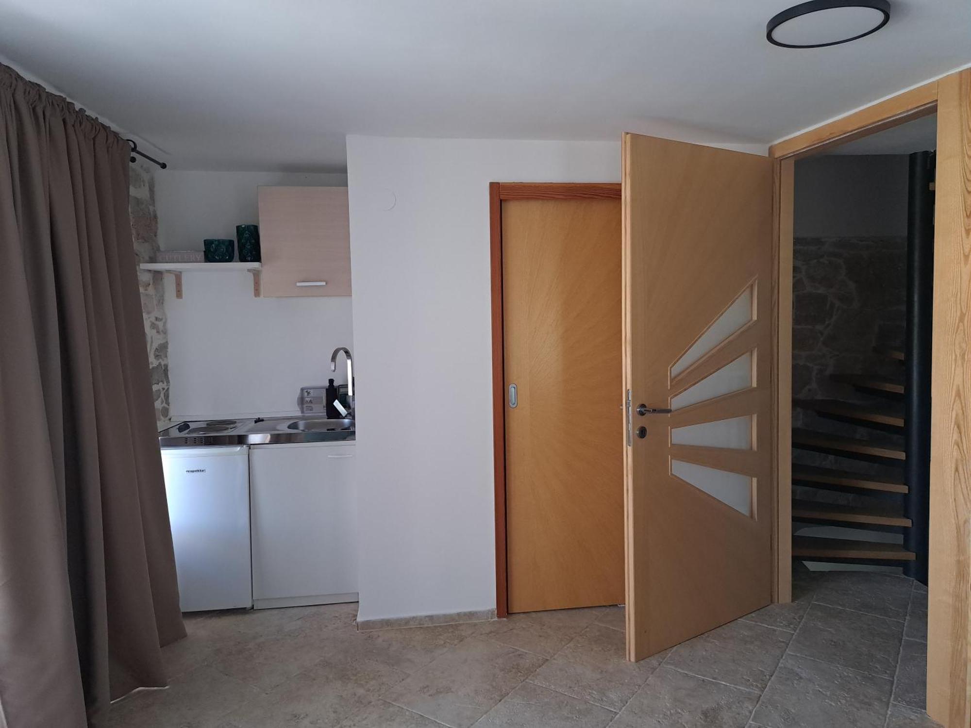 Jardin Kapetanova Kuca Apartment Veli Iz Ngoại thất bức ảnh