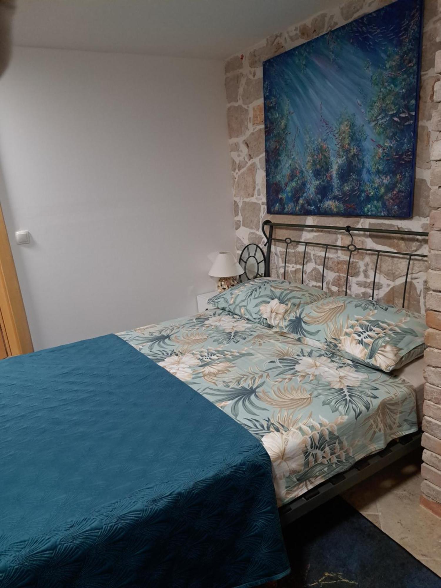 Jardin Kapetanova Kuca Apartment Veli Iz Ngoại thất bức ảnh
